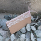 Preview: Tischkarte Tischkärtchen Platzkarte weiße Spitze Hochzeit Kraft vintage mit oder ohne Druck taupe