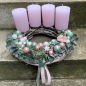 Preview: Besonderer Adventskranz eukalyptusgrün grün mint rosa altrosa rustikale Kerzen weiß Kranz Advent