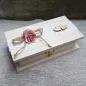 Preview: Geschenkbox Geldgeschenk Gutschein zur Hochzeit Holz Herzen rosa altrosa rot Ringbox personalisiert