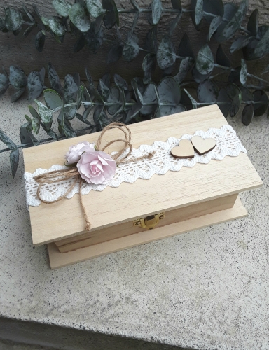 Geschenkbox Geldgeschenk Gutschein zur Hochzeit Holz Herzen rosa Ringbox personalisiert