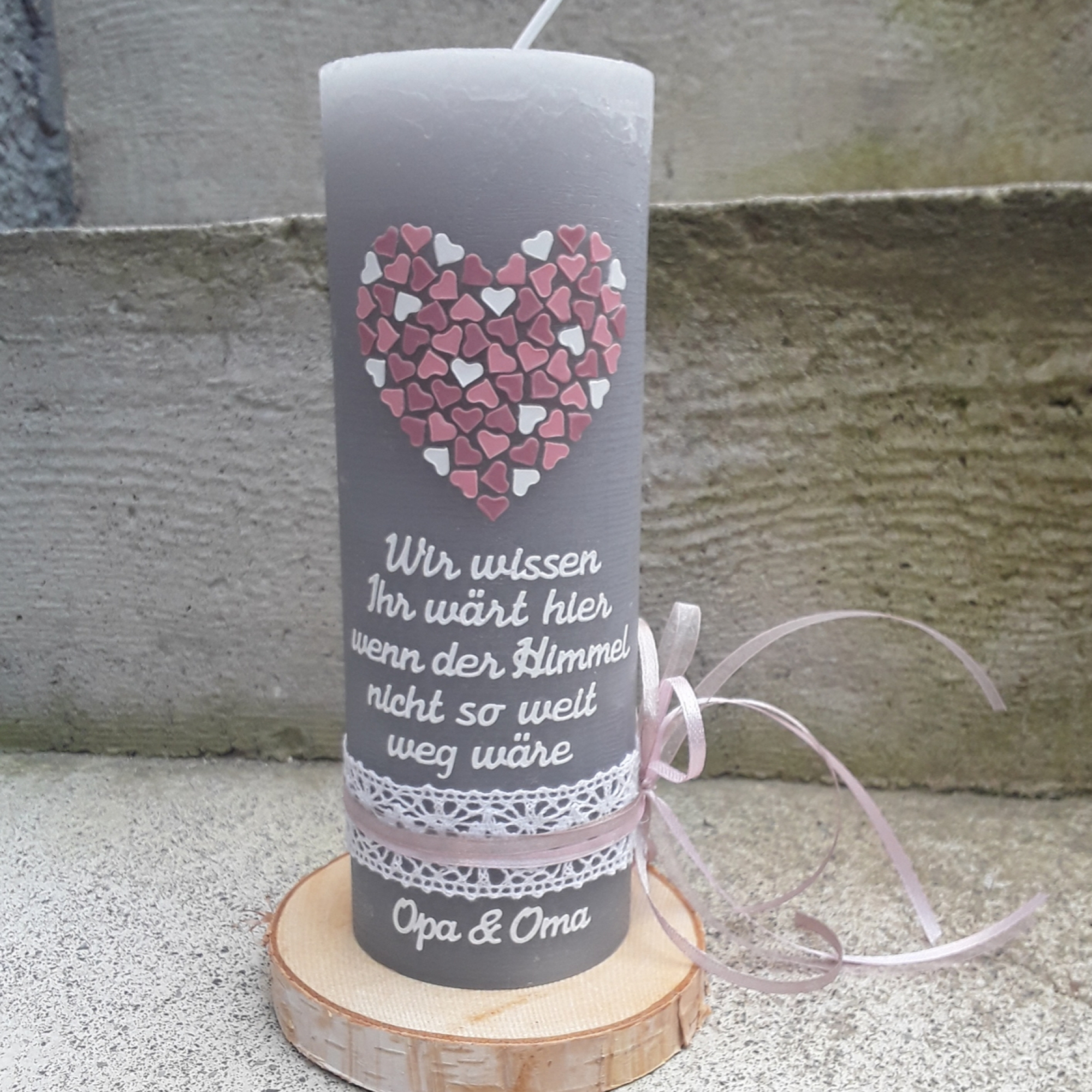 Preview: Personalisierte Gedenkkerze Trauerkerze rustic grau Hochzeit Erinnerungskerze Herzchen altrosa rosa weiss
