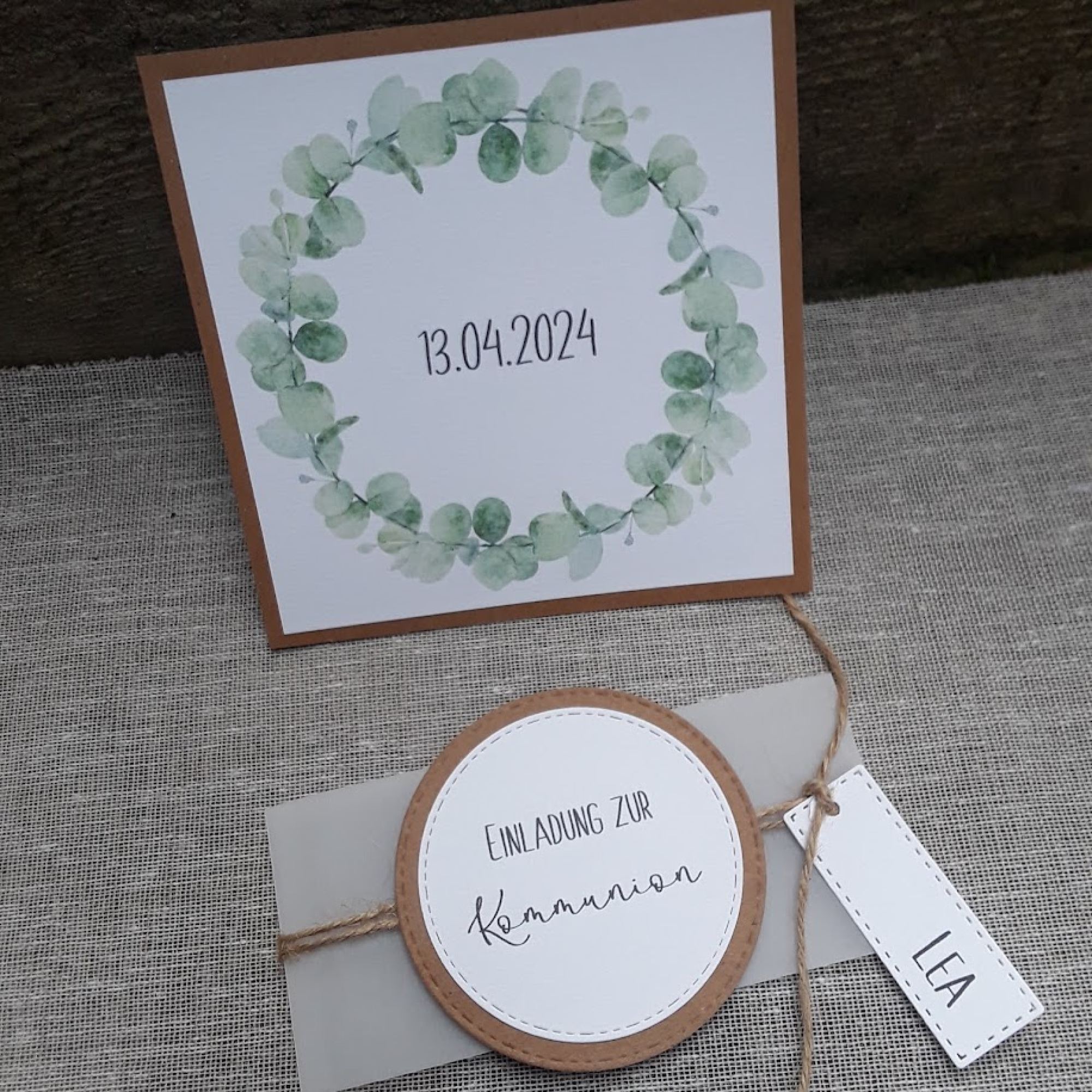 Preview: Einladungskarte zur Kommunion Konfirmation Taufe Eukalyptus Eukalyptuskranz Kraft vintage greenery Zwillinge