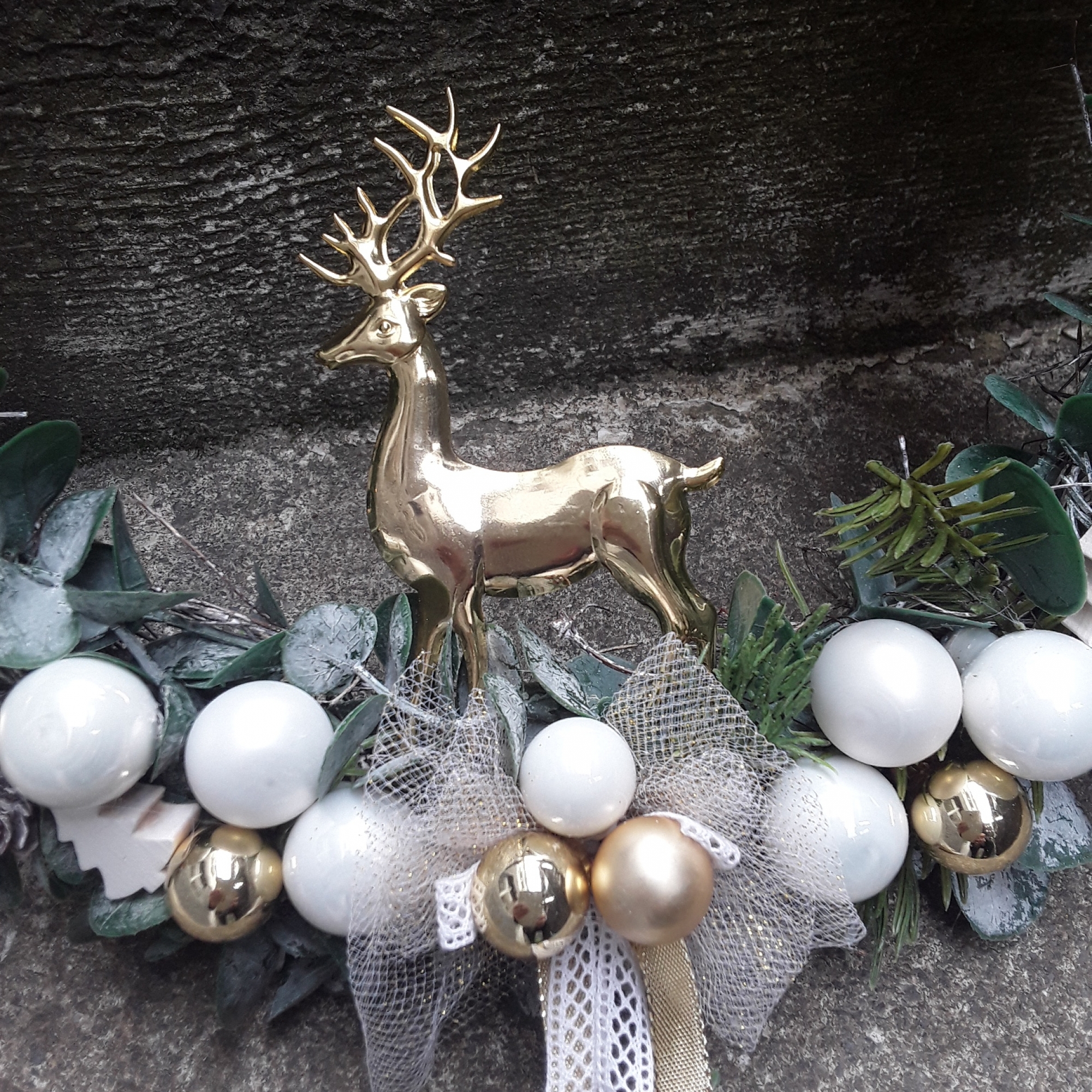 Preview: Moderner Türkranz Kranz weiss gold Advent Weihnachten Eukalyptuskranz Adventskranz