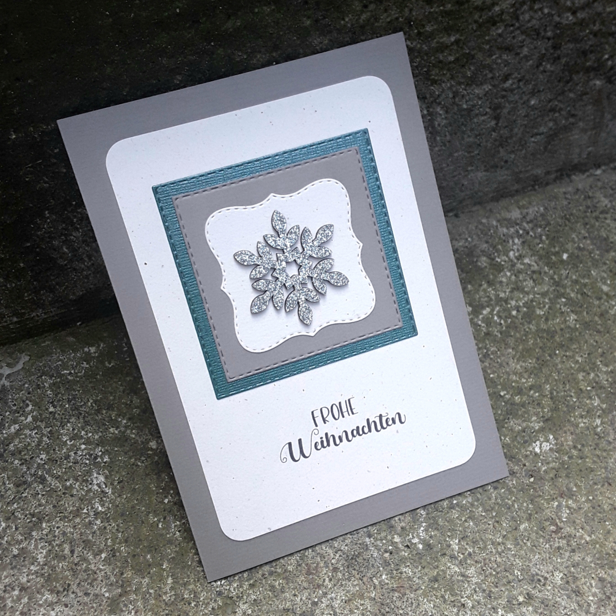 Besondere Weihnachtskarte Karte Weihnachten Schneeflocke silber taupe natur B6 Handarbeit - Kopie