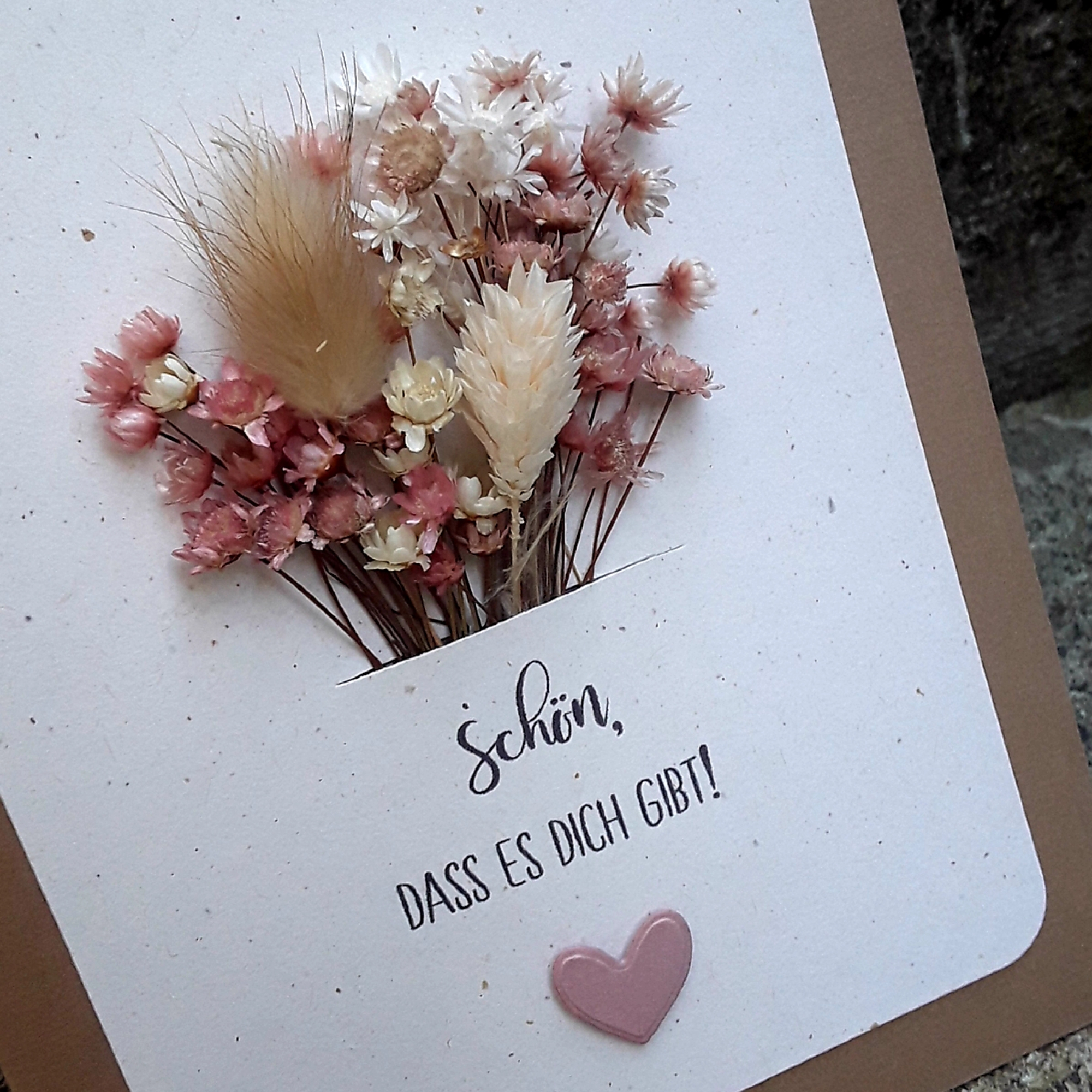 Preview: Besondere Glückwunschkarte Karte Trockenblumen Trockenblumenstrauß altrosa Schön, dass es dich gibt! B6 Kraft