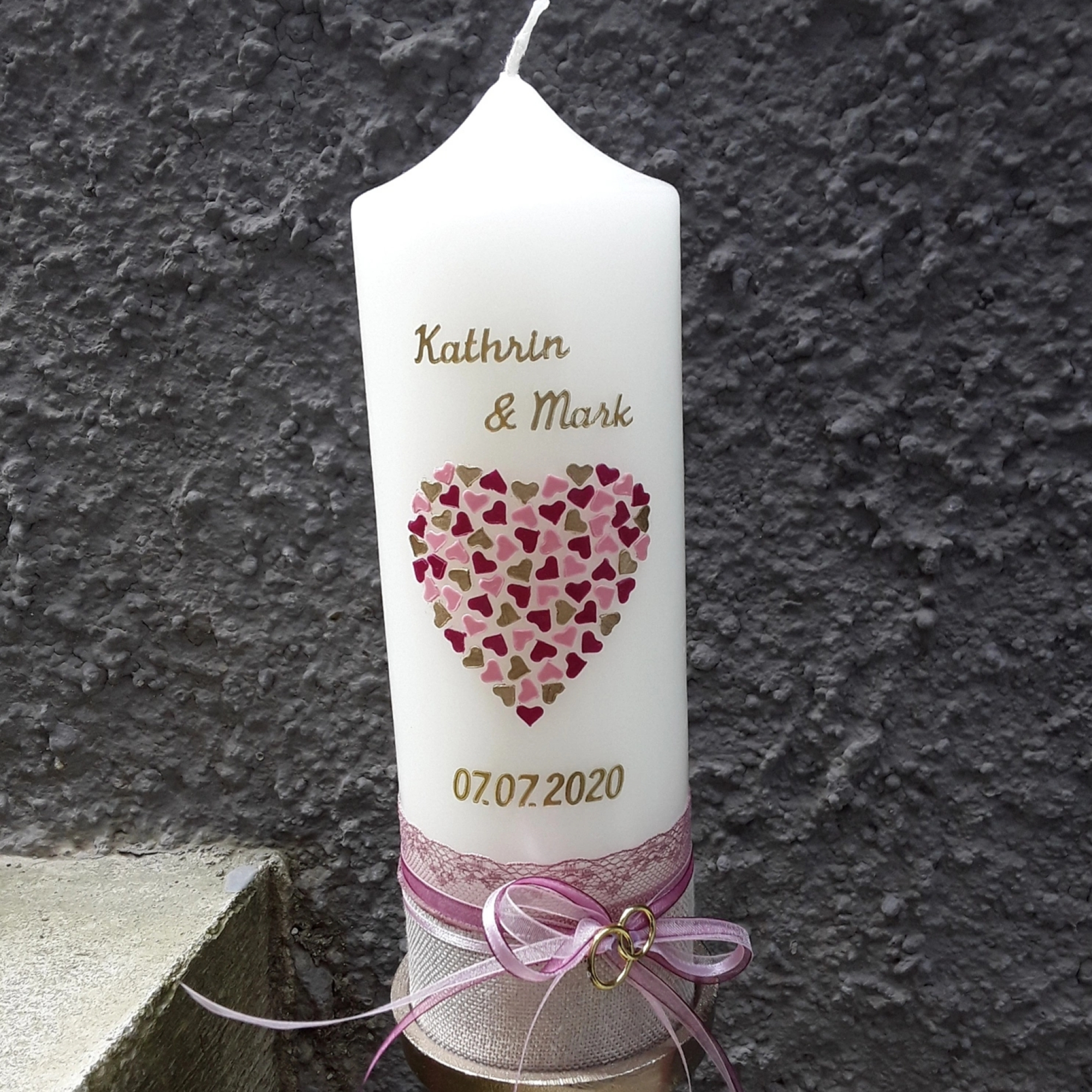 Personalisierte Hochzeitskerze creme 25x8 cm berry altrosa gold Herz Herzchen Hochzeit Beerentöne Leinen