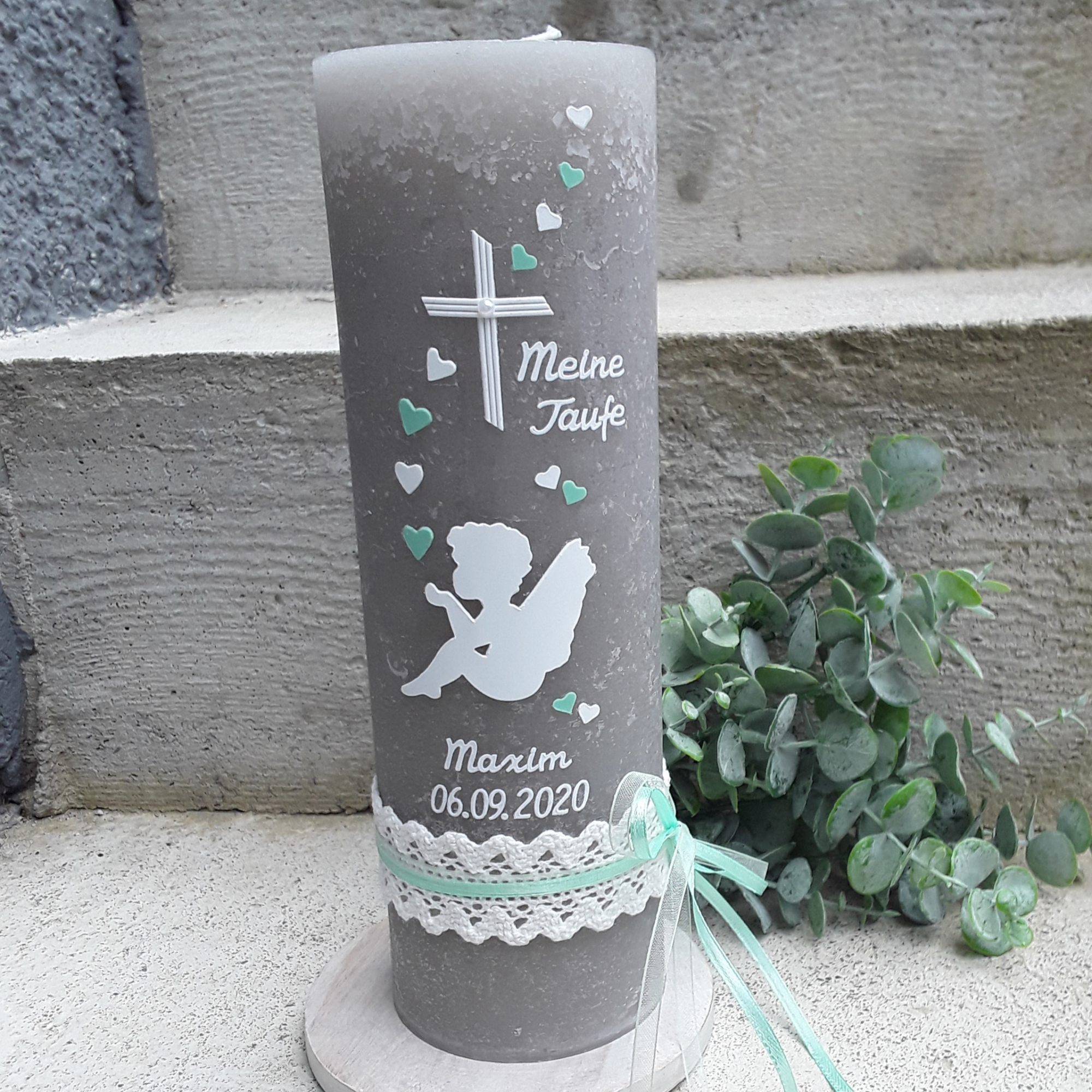 Preview: Personalisierte Engelkerze Taufkerze Kommunionskerze Konfirmationskerze rustikal vintage Engel taupe 25x8 cm rosa altrosa