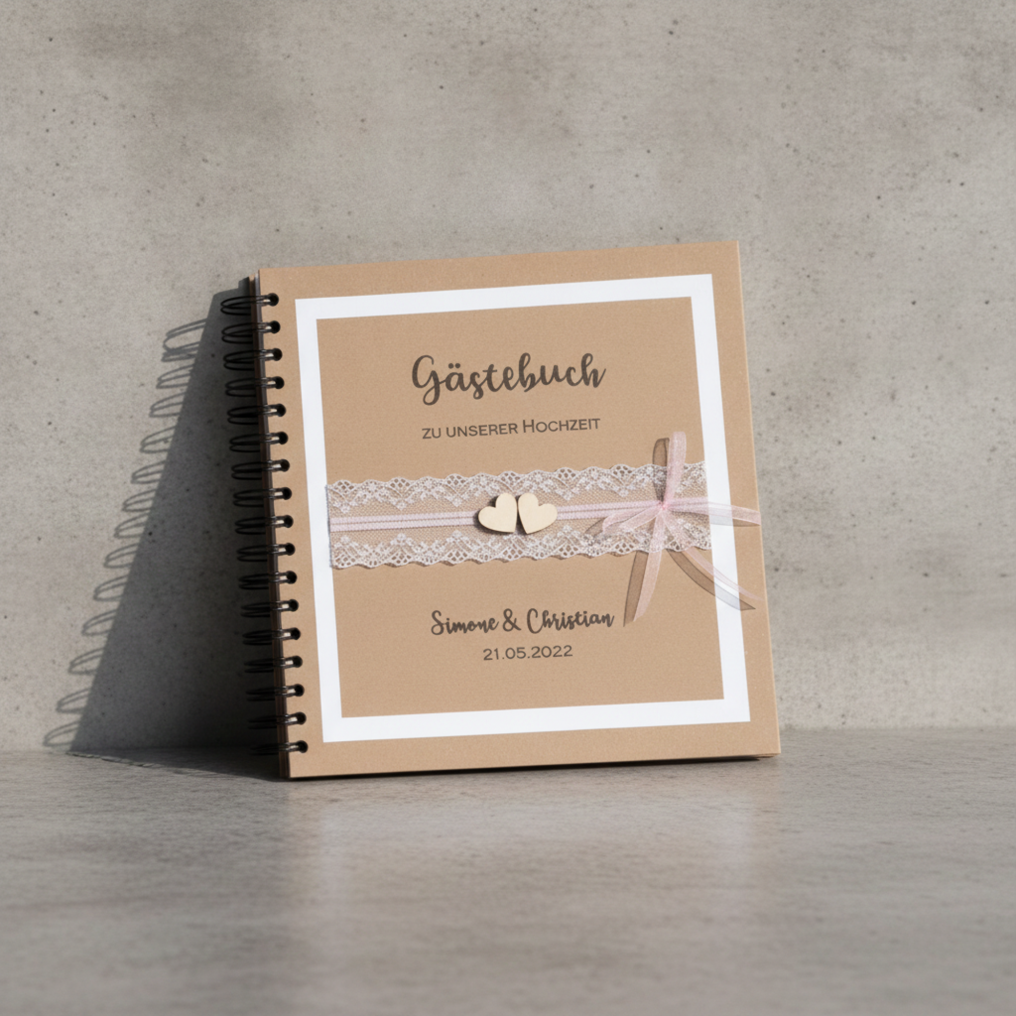 Gästebuch zur Hochzeit vintage Kraft Spitze Holzherzen natur 23x23 cm