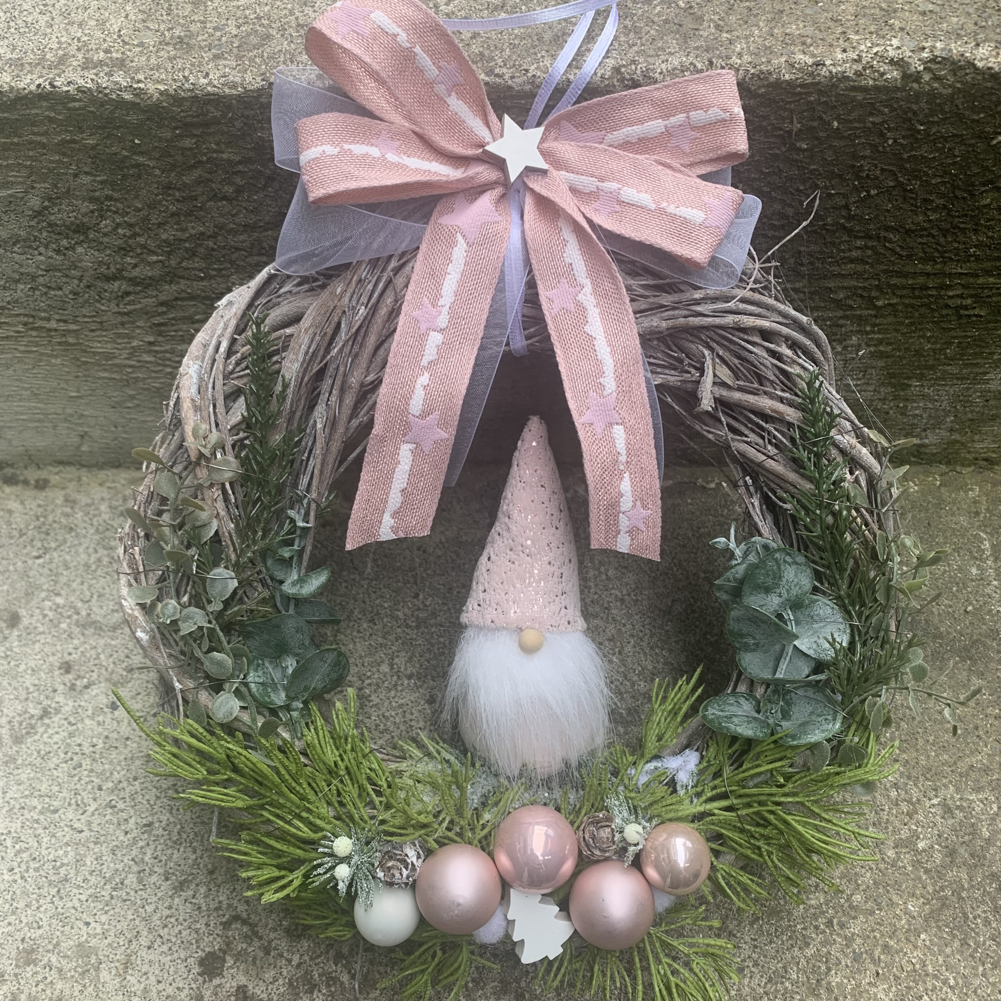 Türkranz Kranz  Weihnachten 25 cm Weidenkranz Wichtel rosa altrosa weiß Weihnachtskranz Weihnachtsdeko