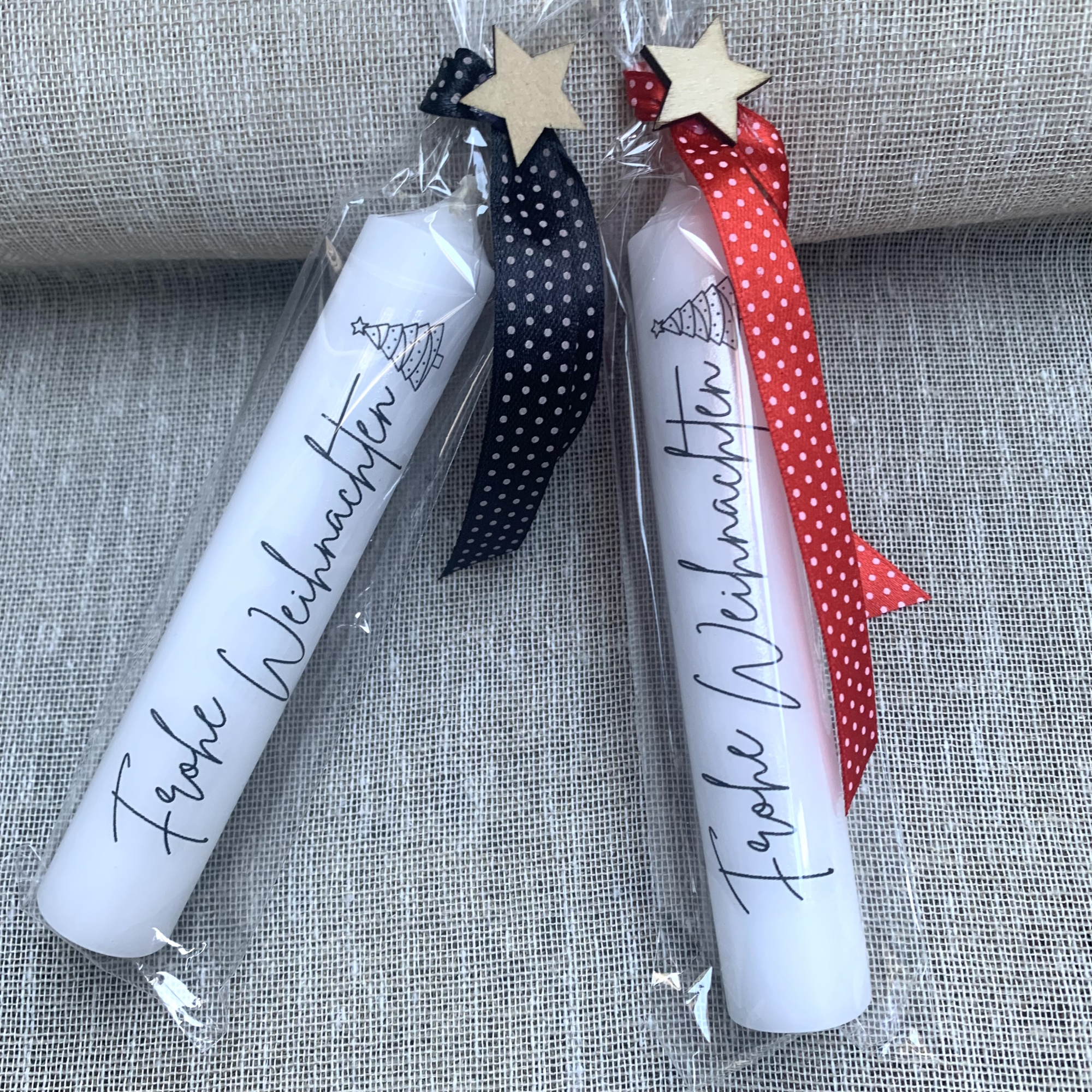 Preview: Weihnachtsgeschenk kleine Kerze Weihnachtskerze Stabkerze Frohe Weihnachten verpackt weiß schwarz rot mint