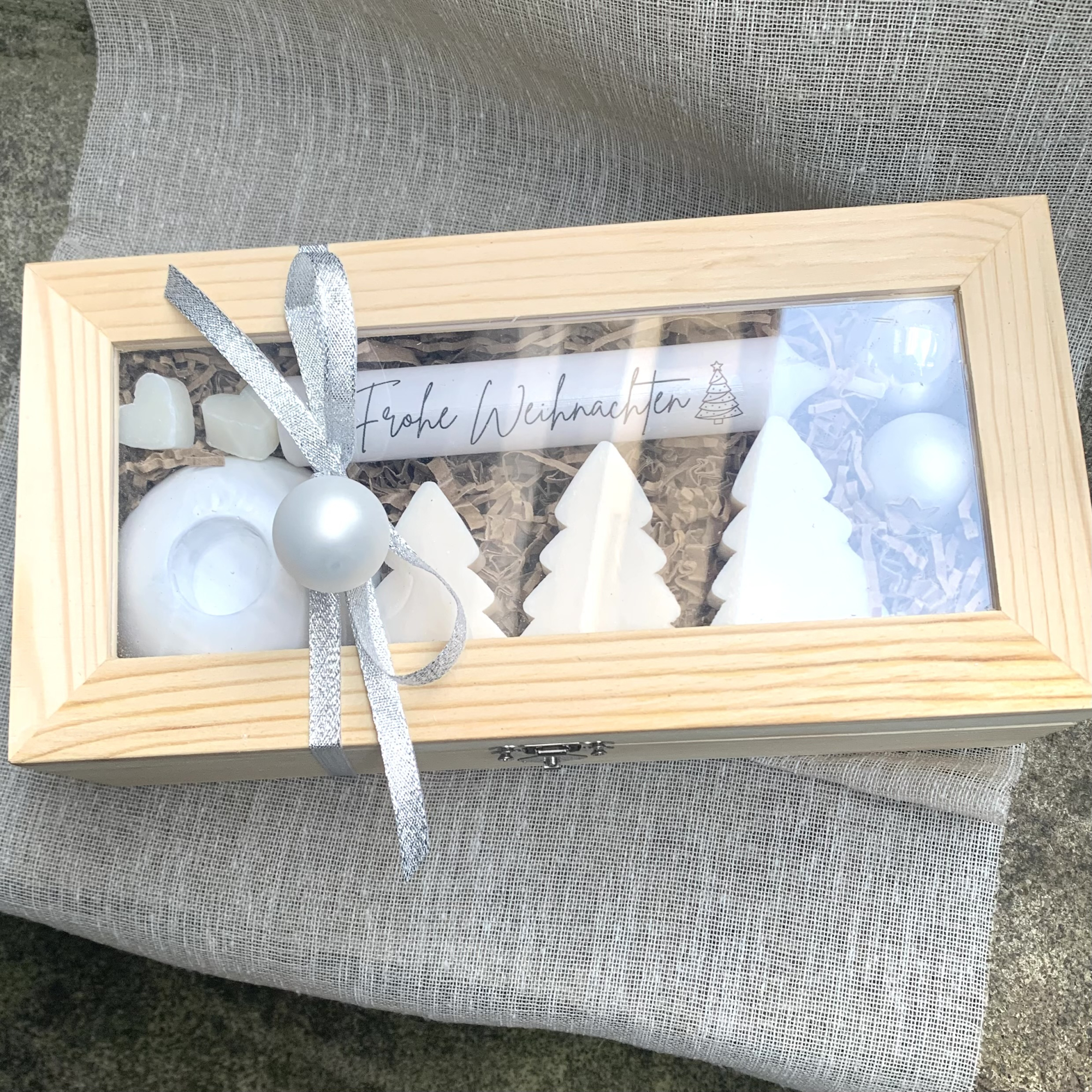 Weihnachtsgeschenk Geschenkbox Holzbox Holzkiste mit Sichtfenster Seifen Tannenbaum Kerze Frohe Weihnachten Kerzenständer Beton
