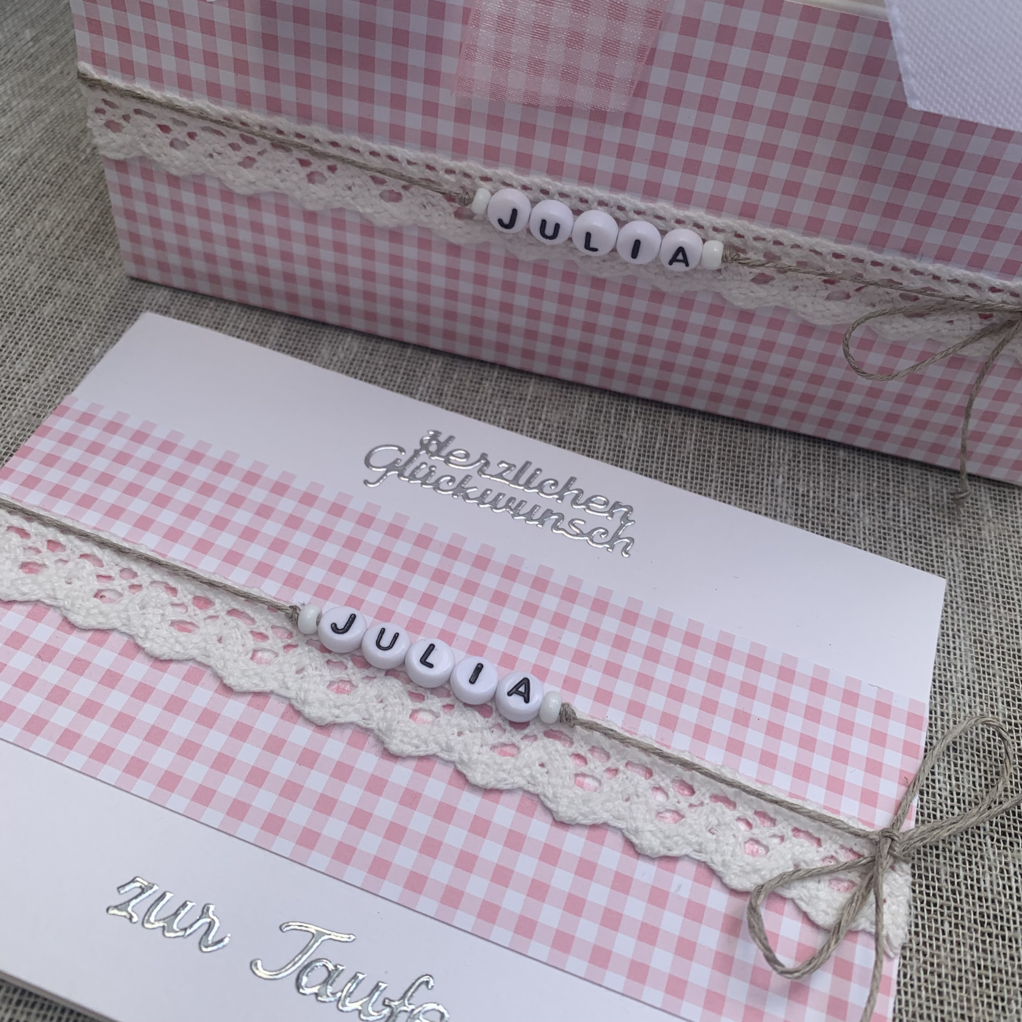 Preview: Geschenkbox + Glückwunschkarte Geldgeschenk Taufe Geburt Baby Namesbändchen rosa hellblau personalisiert