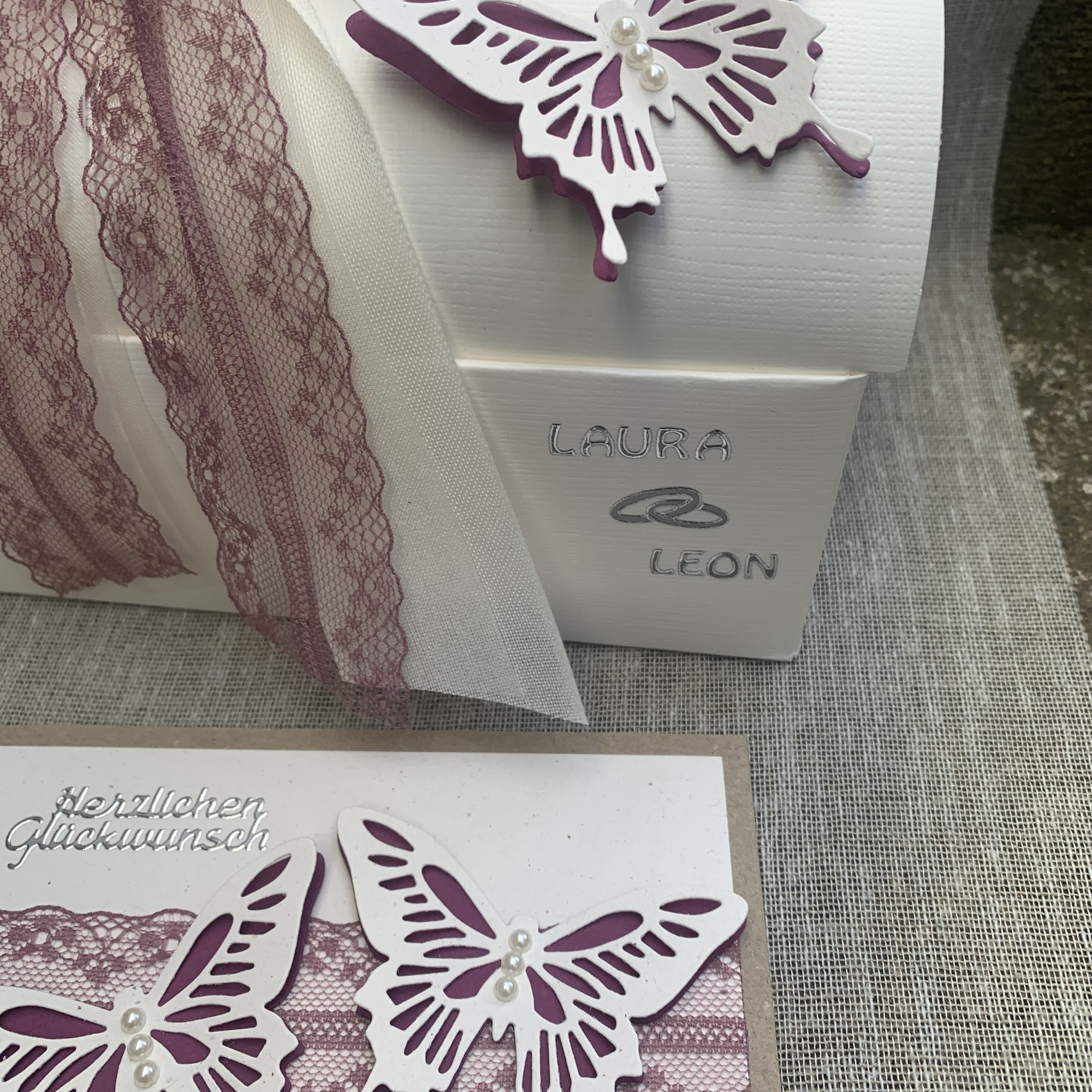 Preview: Geschenkbox + Glückwunschkarte Geldgeschenk Hochzeit vintage beere berry große Schmetterlinge Geburtstag Jugendweihe