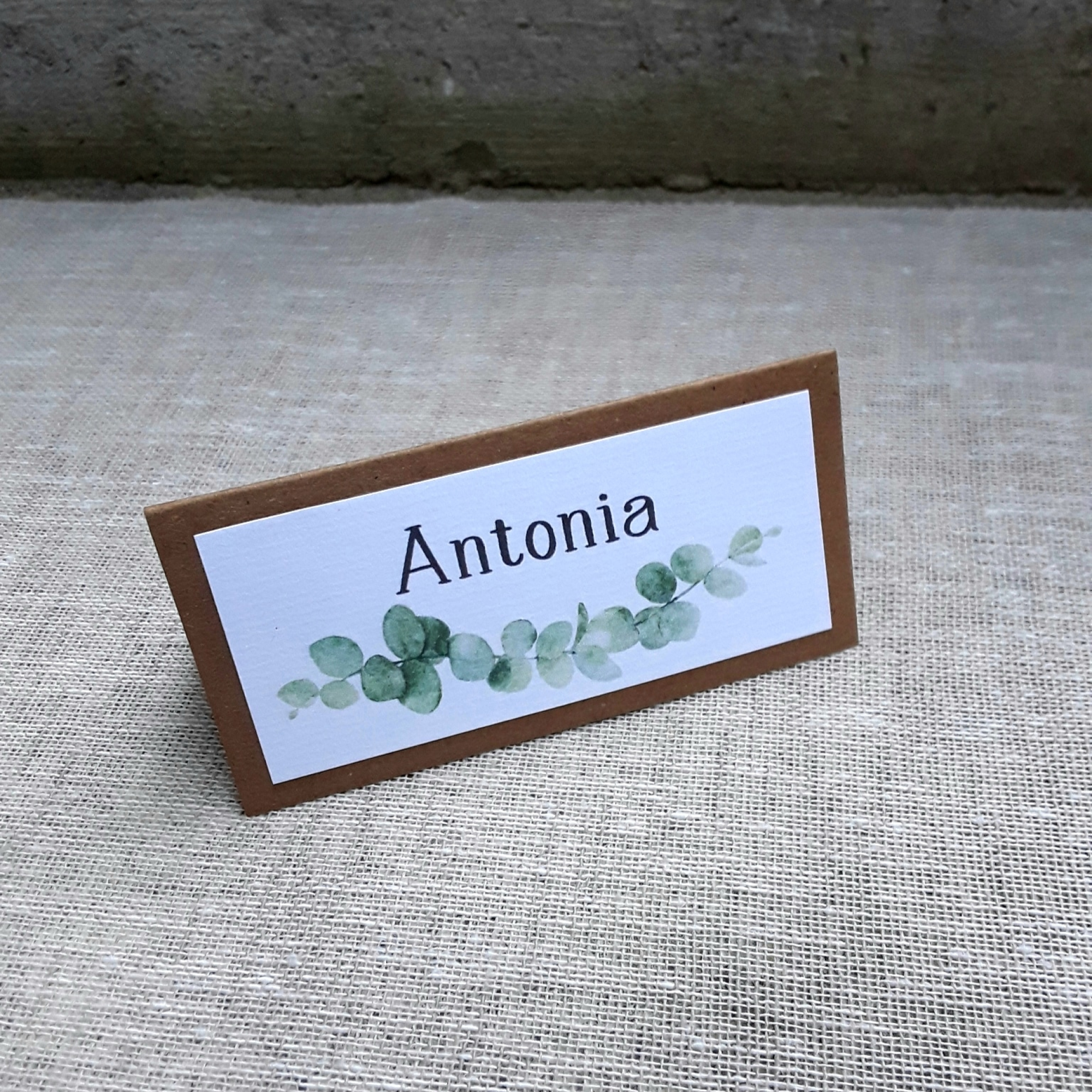 Preview: Tischkarte Tischkärtchen Namenskärtchen greenery Eukalyptus Eukalyptuszweig Hochzeit Kommunion Konfirmation Taufe mint Kraft taupe