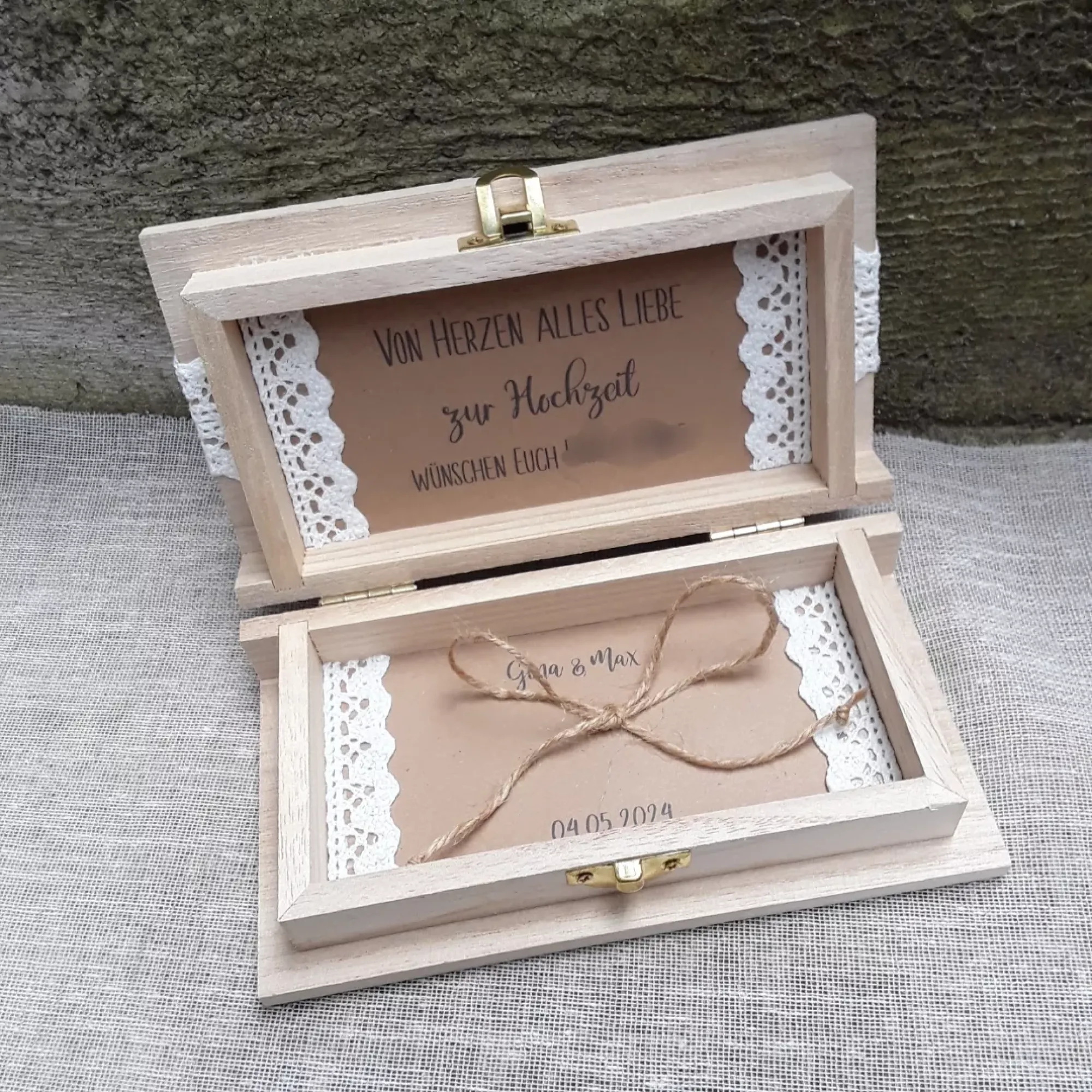 Geschenkbox Geldgeschenk Gutschein zur Hochzeit Holz Herzen rosa altrosa rot Ringbox personalisiert