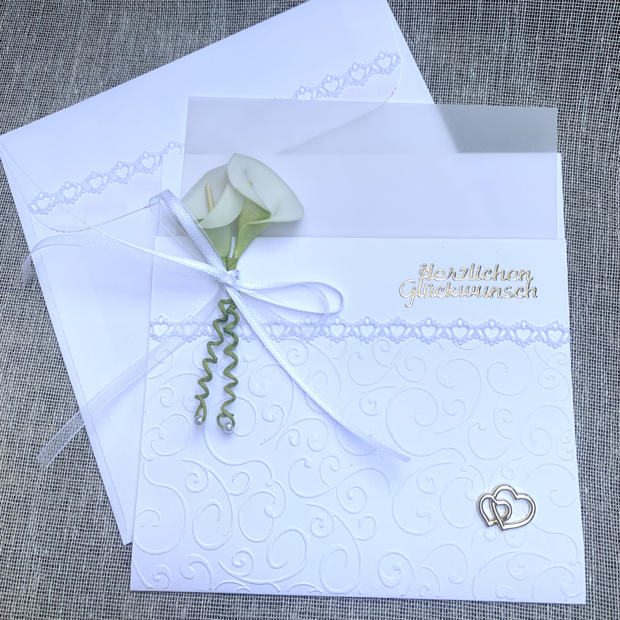 Preview: Edle Hochzeitskarte Glückwunschkarte zur Hochzeit weiß Geldkarte Geldtasche Callas gold