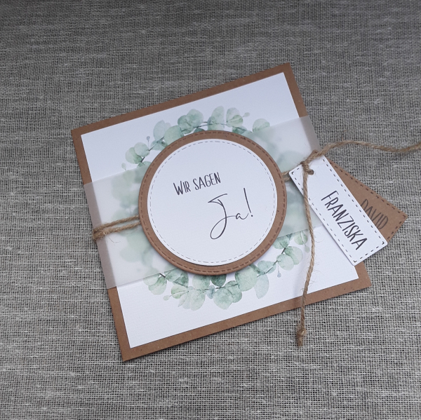 Einladungskarte zur Hochzeit Eukalyptus Eukalyptuskranz Kraft vintage greenery Spruch Banderole Namensanhänger