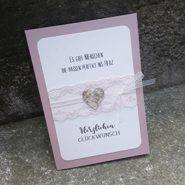 Besondere Glückwunschkarte Karte altrosa eukalyptusgrün Birkenherz Holzherz Spitze B6 Es gibt Menschen die passen perfekt ins Herz Geburtstag Hochzeit