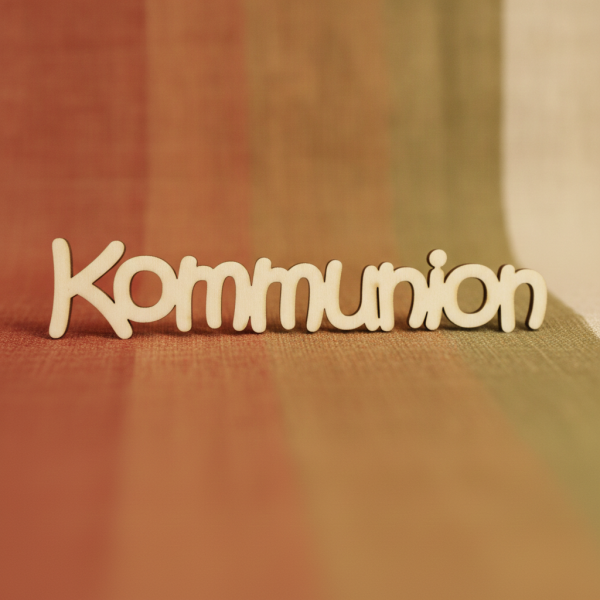 Deko Schriftzug Kommunion aus Holz 19,5 cm natur oder weiß