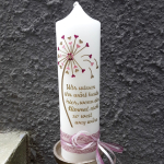Personalisierte Gedenkkerze Erinnerungskerze zur Hochzeit mit Pusteblume creme 25x7 cm berry altrosa gold Beerentöne