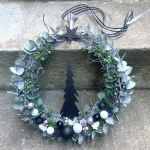 Moderner Türkranz Kranz schwarz grau silber weiß Advent Weihnachten Eukalyptuskranz Adventskranz